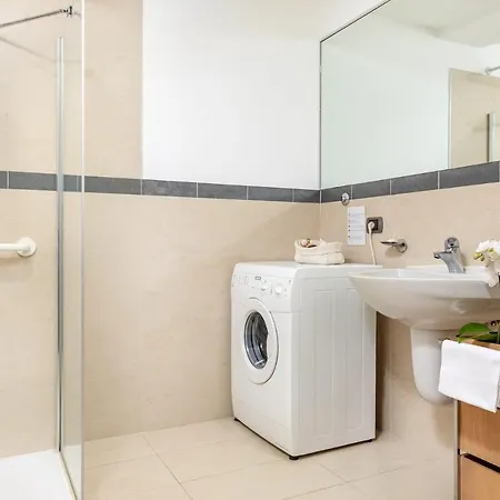 La Vela Apartment *